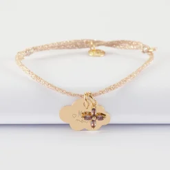 Bracelet enfant personnalisé cordon pailleté médaille gravée plaqué or nuage 20x14 mm et breloque fleur pétales zircons 10 mm
