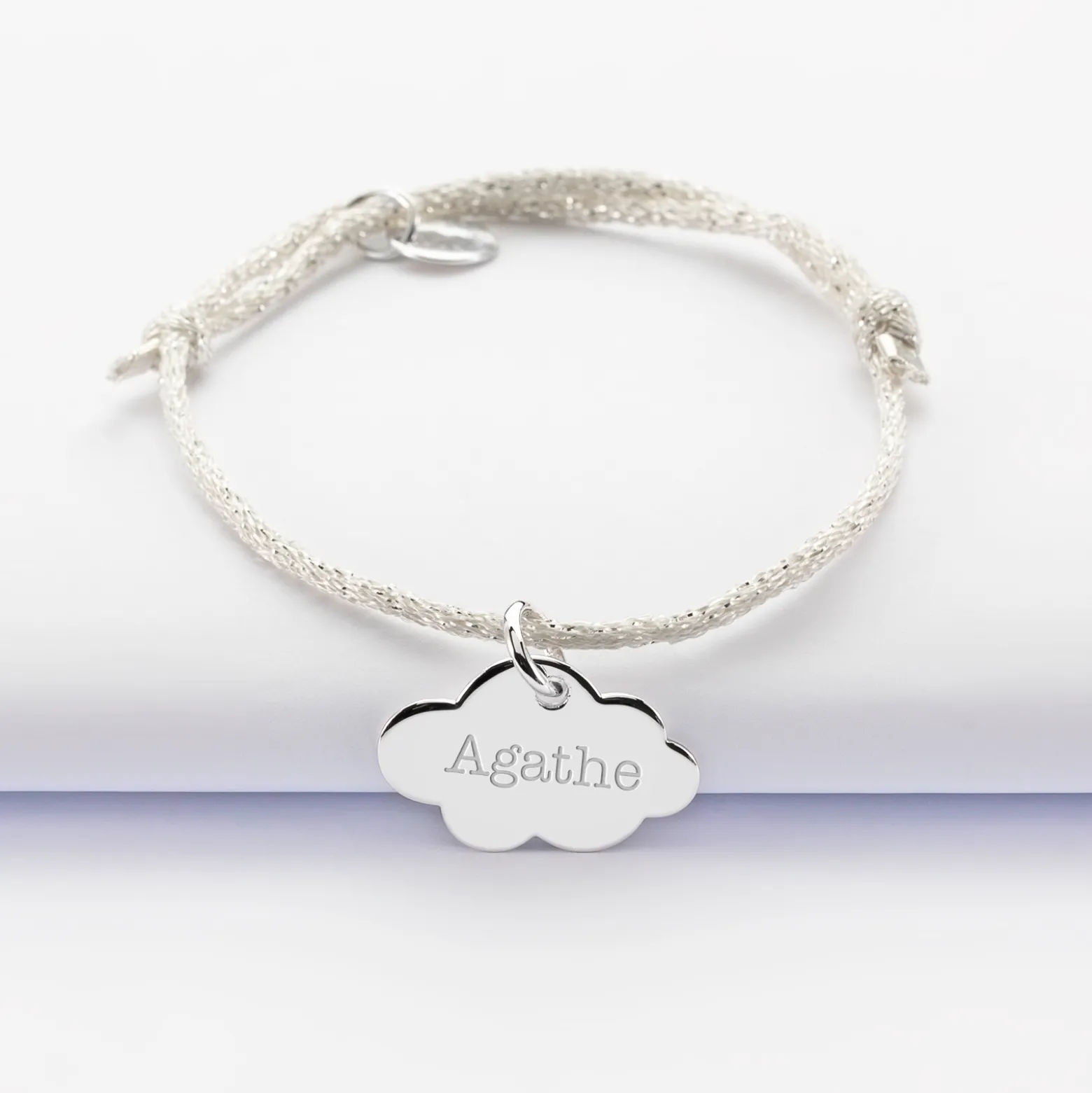 Bracelet enfant personnalisé cordon pailleté médaille gravée argent nuage 20x14 mm