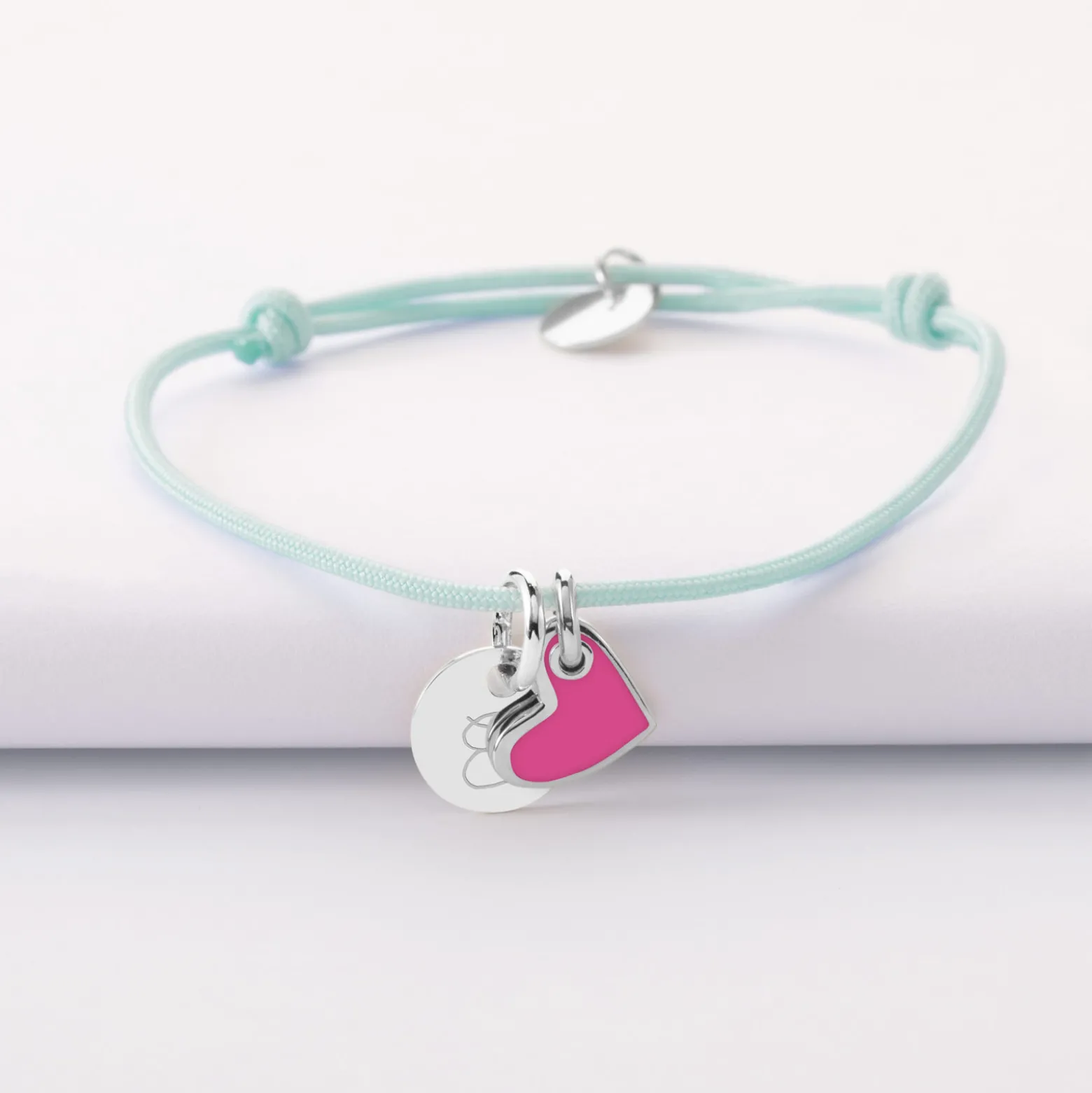 Bracelet enfant personnalisé médaille gravée argent 10 mm et breloque coeur email 10 mm