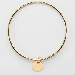 Bracelet enfant personnalisé jonc plaqué or médaille gravée initiale 10 mm