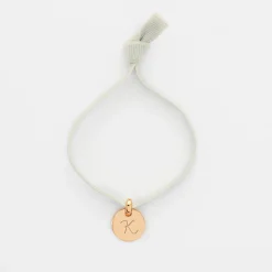 Bracelet enfant personnalisé cordon élastique médaille gravée plaqué or initiale 10 mm