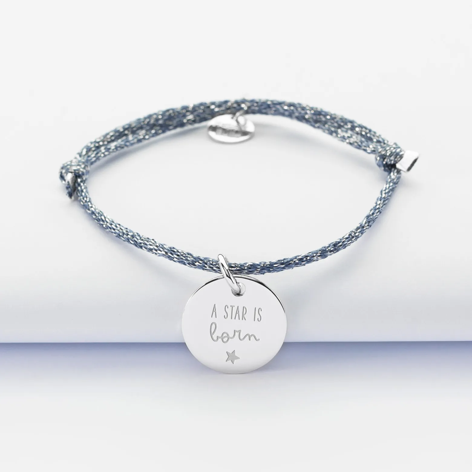 Bracelet enfant personnalisé cordon pailleté médaille gravée argent 15 mm