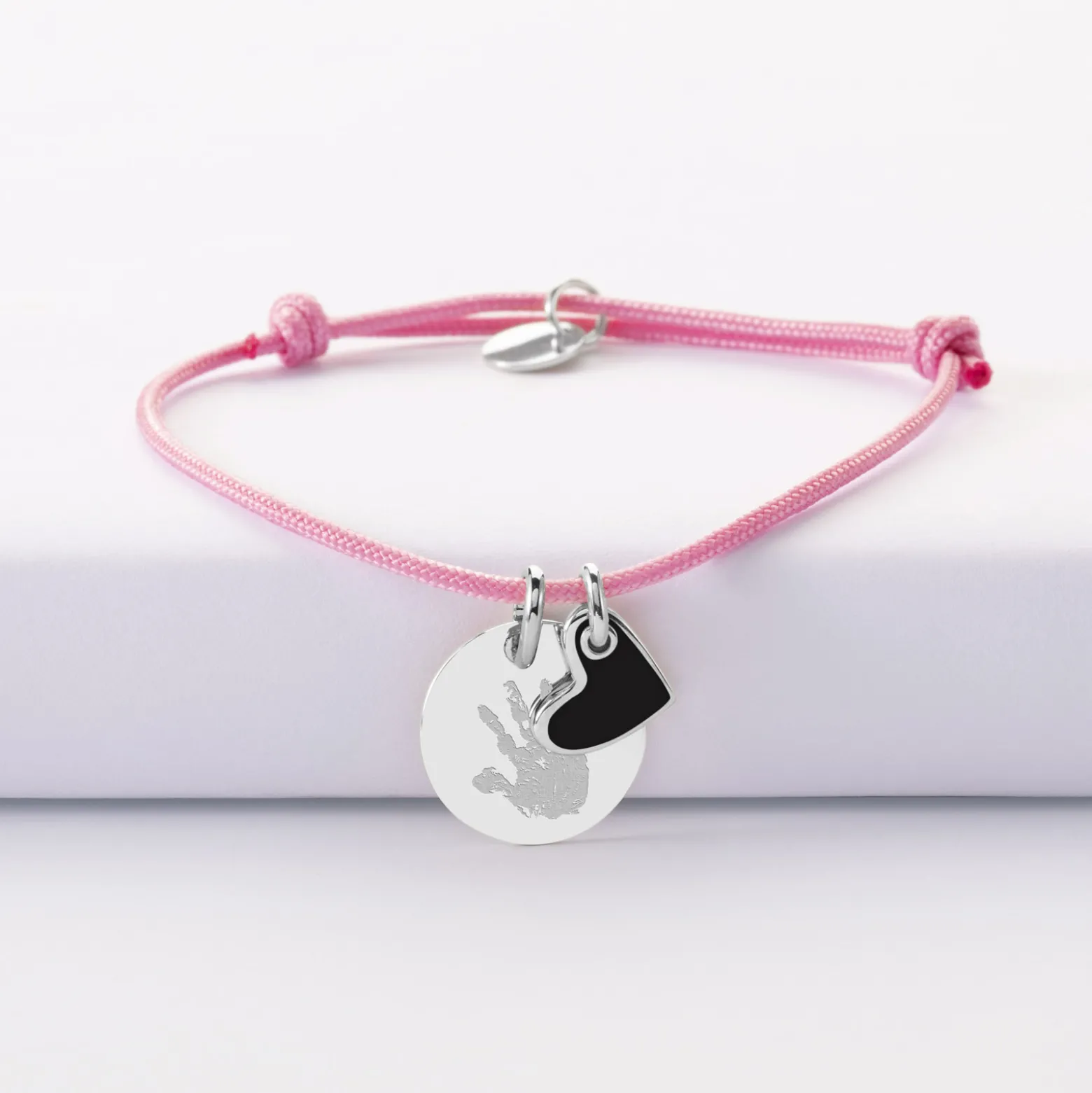 Bracelet enfant personnalisé médaille gravée argent 15 mm et breloque coeur email 10 mm