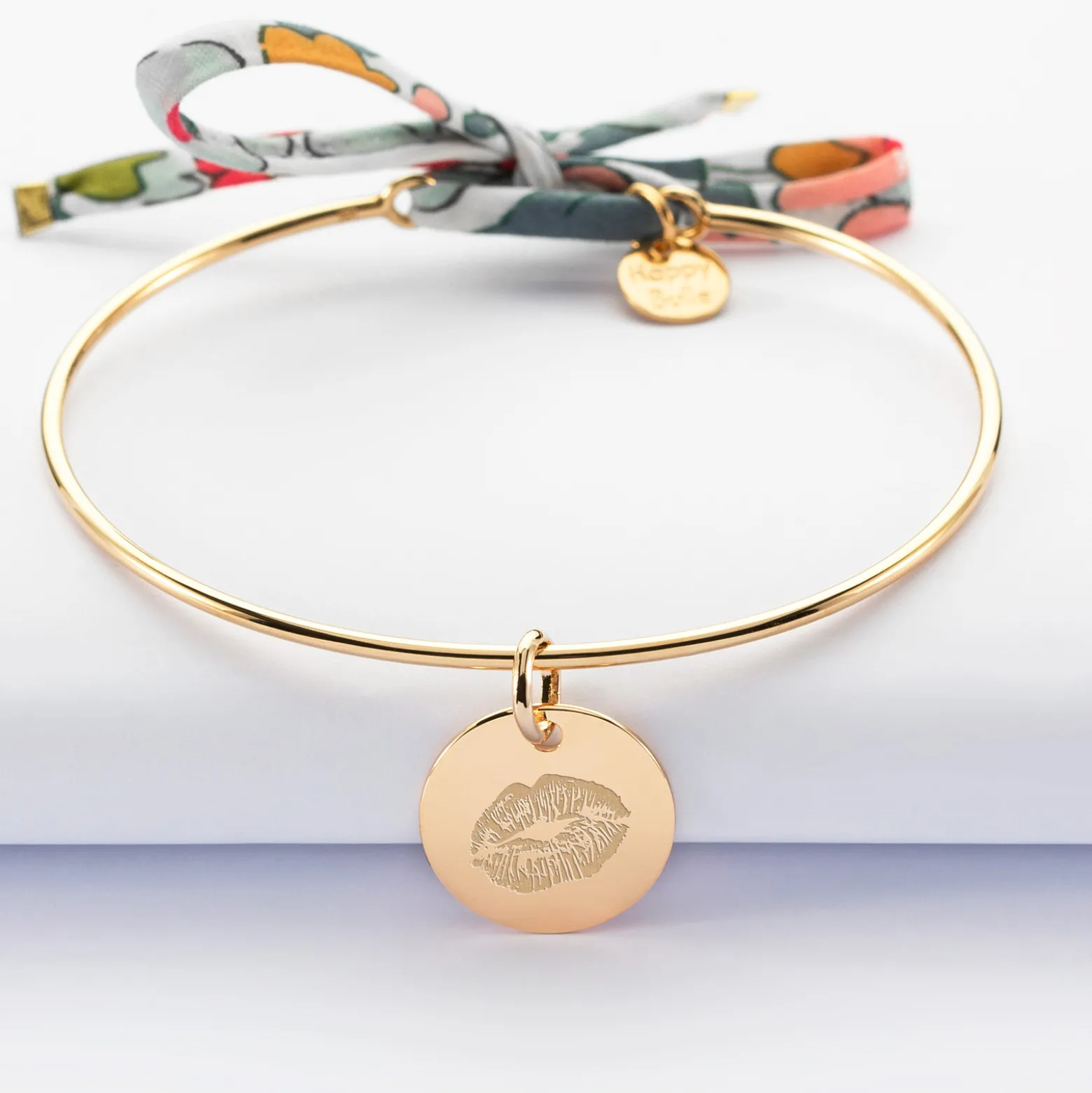 Bracelet EVJF personnalisé jonc plaqué or et cordon Liberty médaille gravée 15 mm