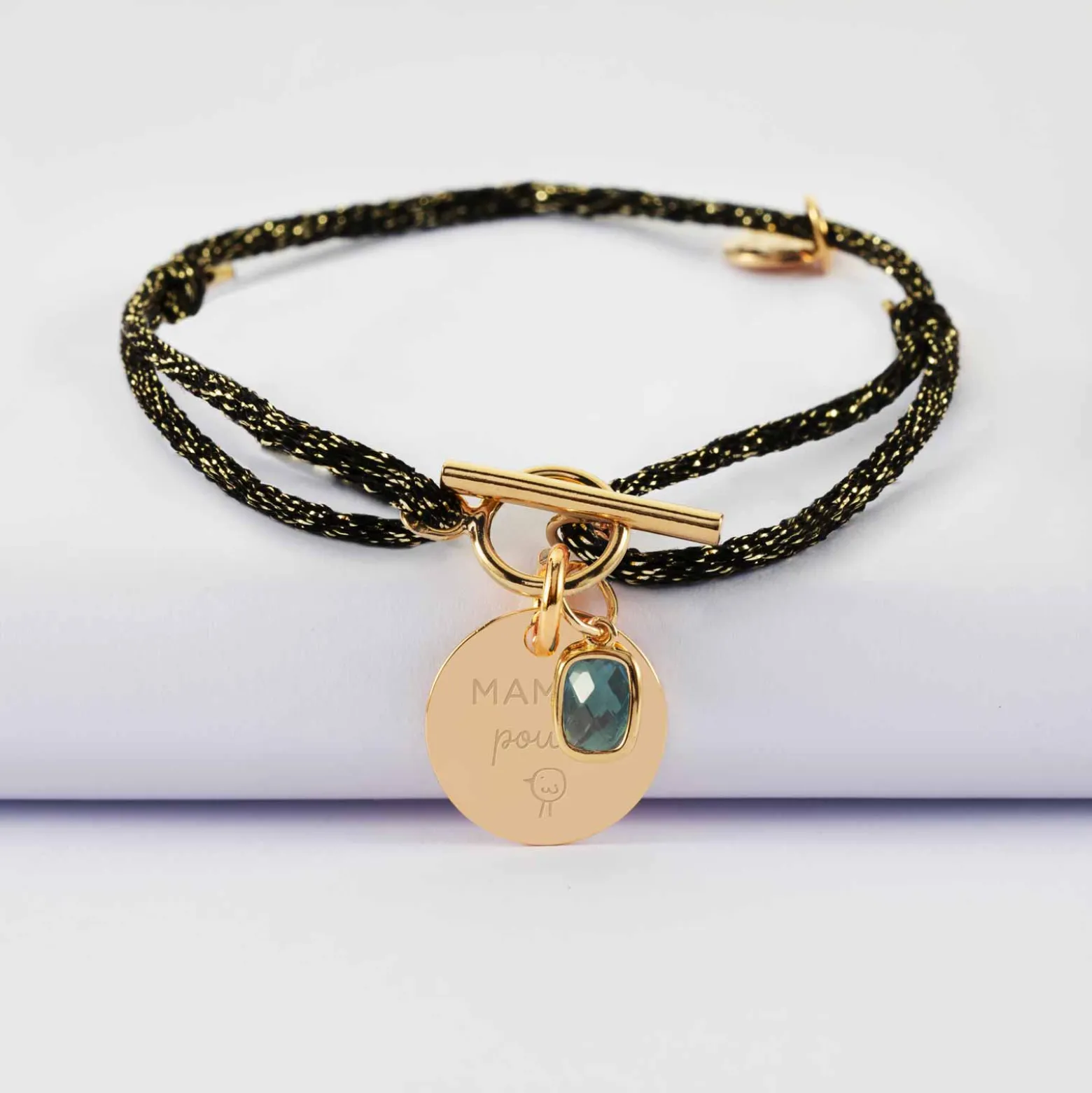 Bracelet fermoir personnalisé cordon pailleté médaille gravée plaqué or 15 mm et breloque rectangle zircon plaqué or 9 mm