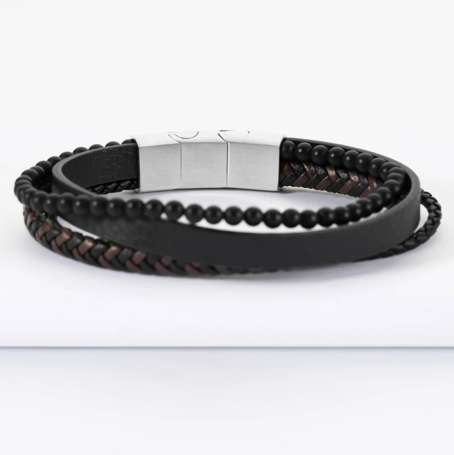 Bracelet homme cuir et perles fermoir acier 15x11 mm