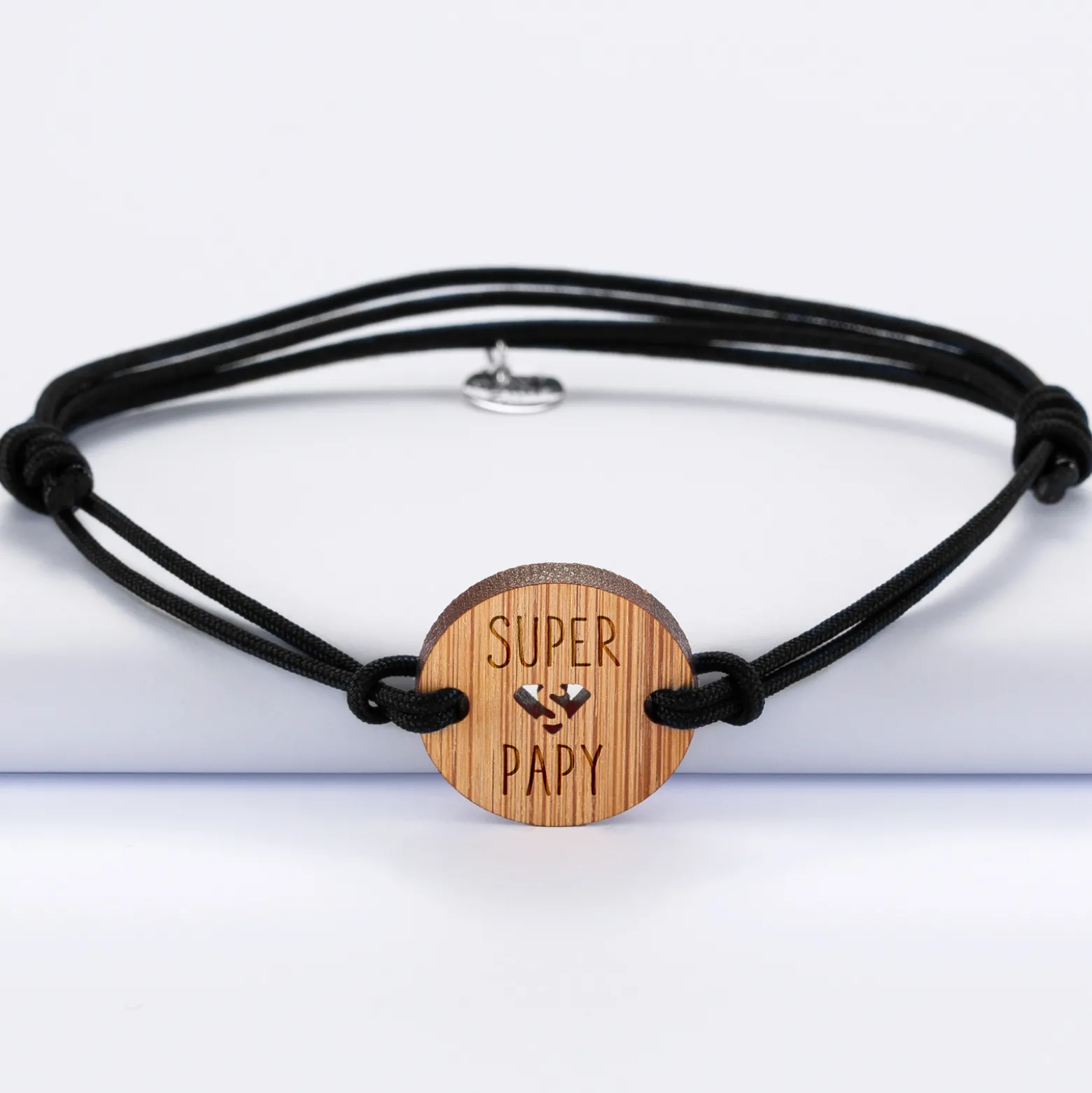 Bracelet homme médaille gravée bois ronde 21 mm - Edition spéciale "Super Papy"