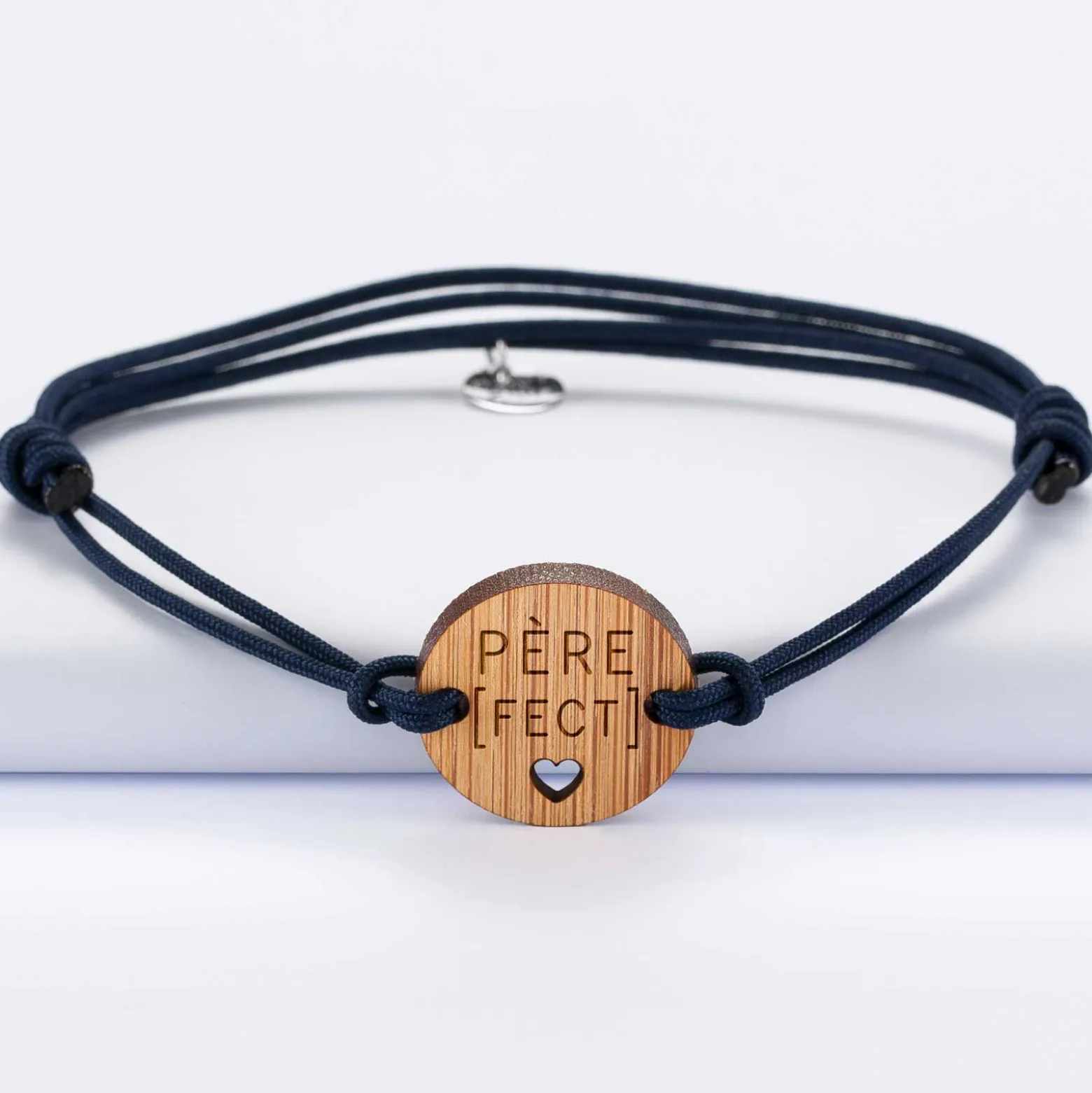 Bracelet homme médaille gravée bois ronde 21 mm - Edition spéciale "Père fect"
