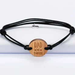 Bracelet homme médaille gravée bois ronde 21 mm - Edition spéciale "Dad of three"