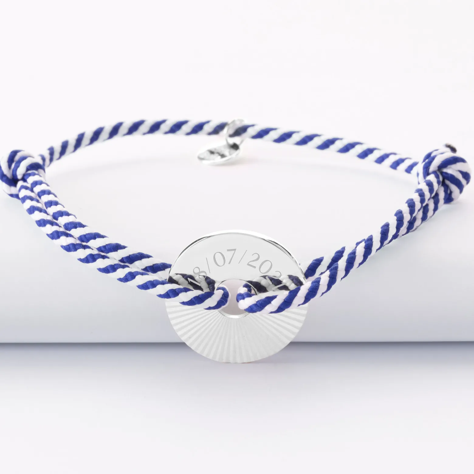 Bracelet homme personnalisé cordon tressé médaille gravée argent cible soleil 20 mm