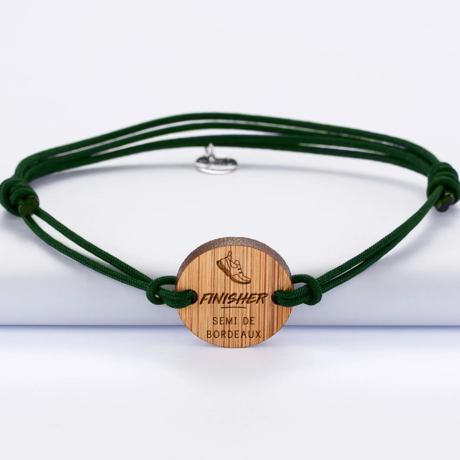 Bracelet homme personnalisé médaille gravée bois ronde 21 mm - Edition spéciale "Finisher"