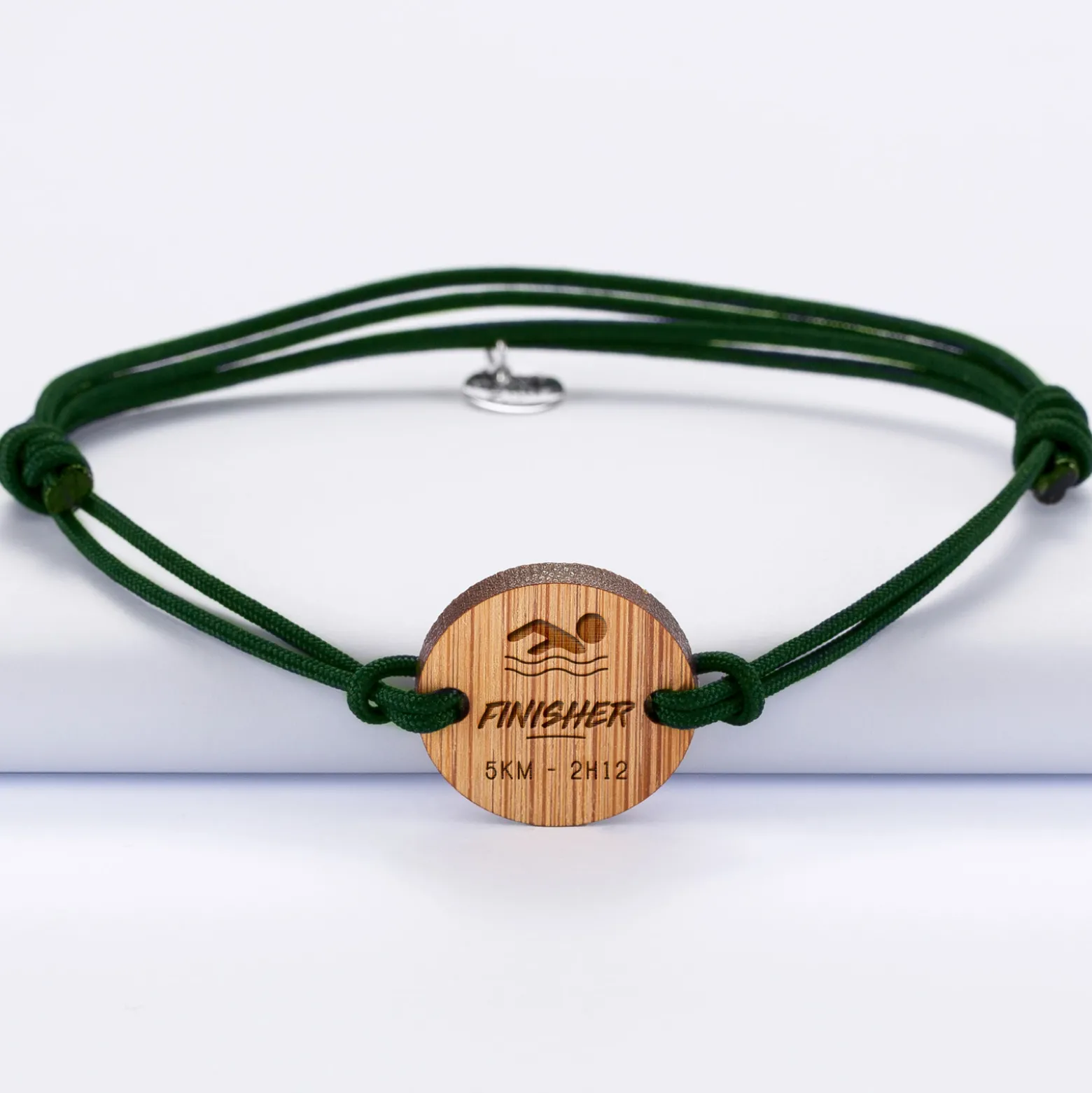 Bracelet homme personnalisé médaille gravée bois ronde 21 mm - Edition spéciale "Finisher"