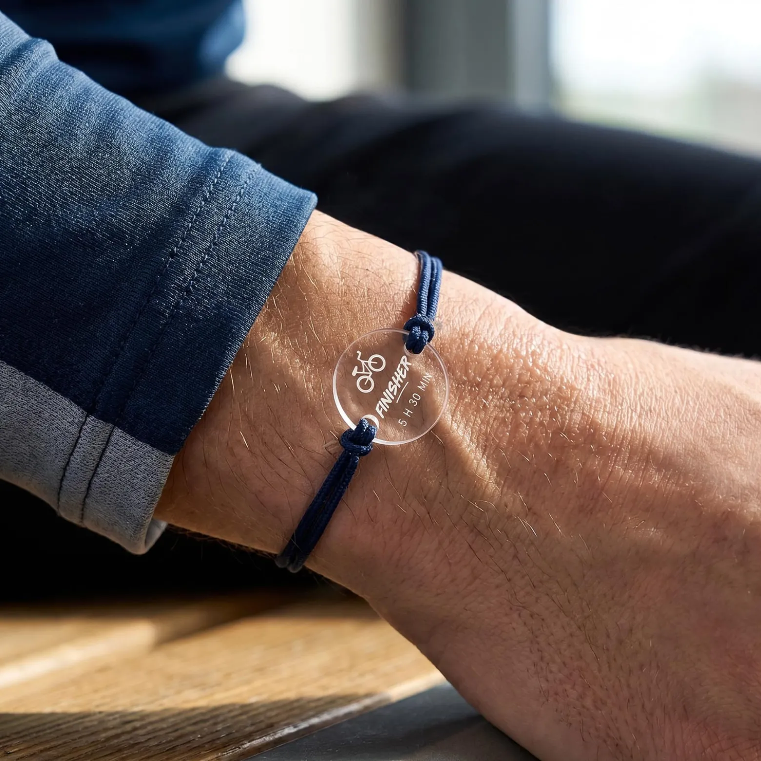 Bracelet homme personnalisé médaille gravée acrylique ronde 21 mm - Edition spéciale "Finisher"