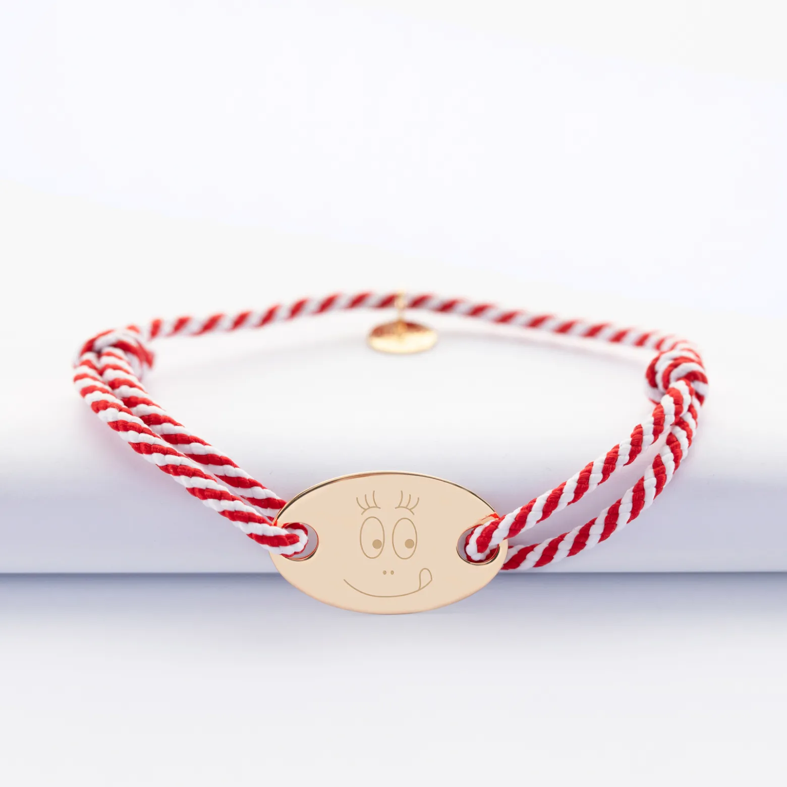 Bracelet homme personnalisé cordon marin tressé médaille gravée plaqué or ovale 25x16 mm - Happybulle x Barbapapa