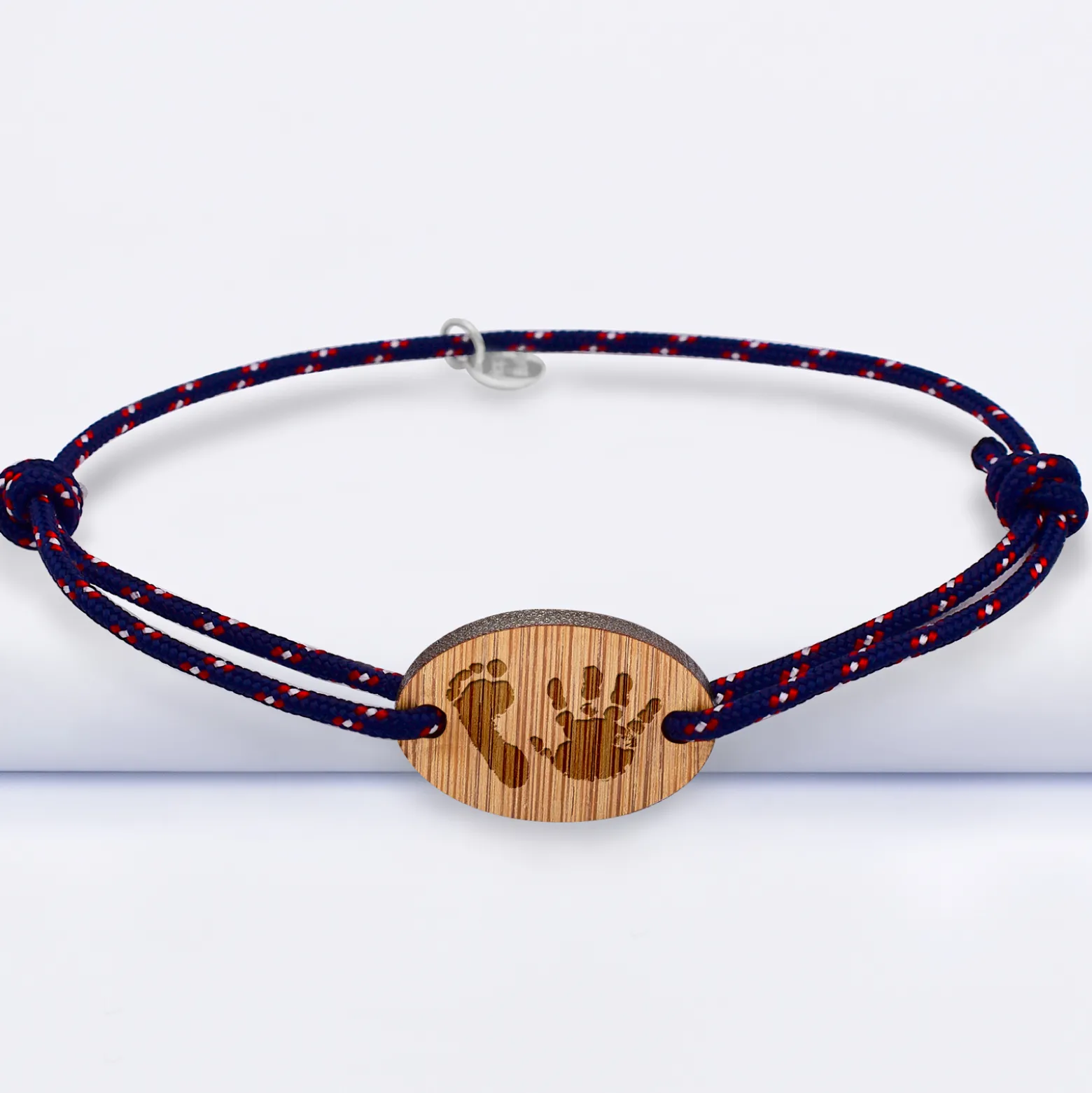 Bracelet homme personnalisé cordage marin simple médaille gravée bois ovale 2 trous 25x17 mm