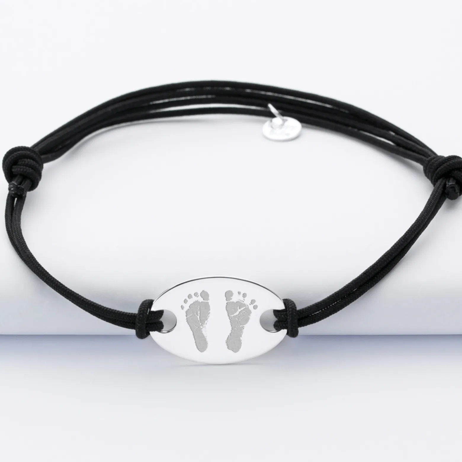 Bracelet homme tendance personnalisé cordon doublé médaille gravée argent ovale 25x16 mm