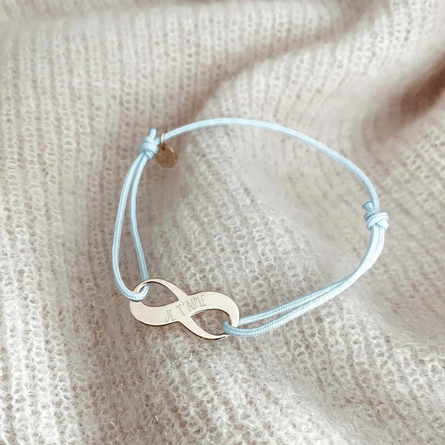 Bracelet infini personnalisé médaille gravée plaqué or 25x10mm
