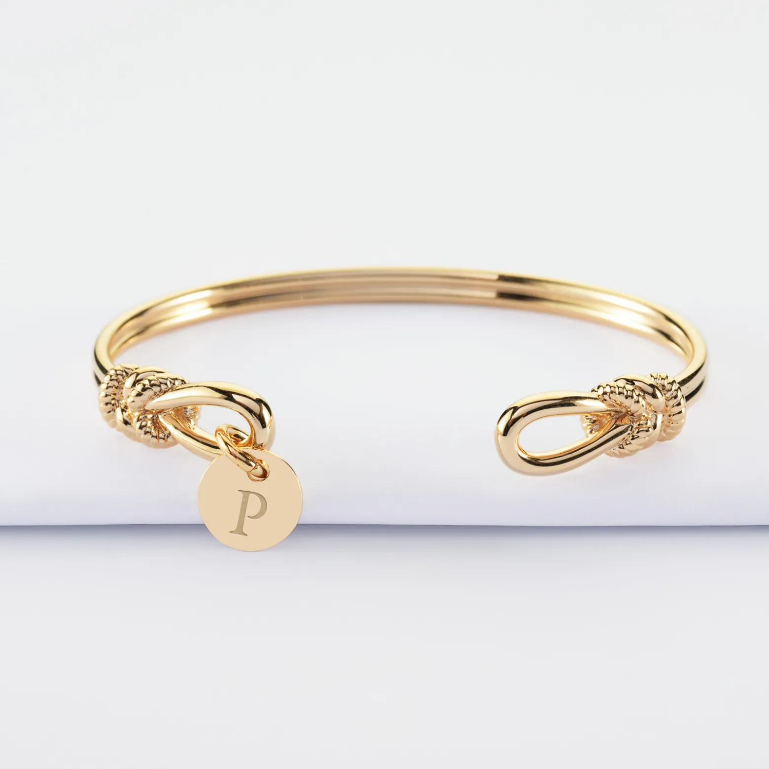 Bracelet jonc personnalisé "Le lien" médaille gravée plaqué or 10 mm - HappyBulle x Lilylovesfashion