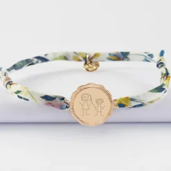 Bracelet Liberty personnalisé médaille contour fleur gravée plaqué or 2 trous 18 mm
