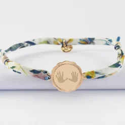 Bracelet Liberty personnalisé médaille contour fleur gravée plaqué or 2 trous 18 mm