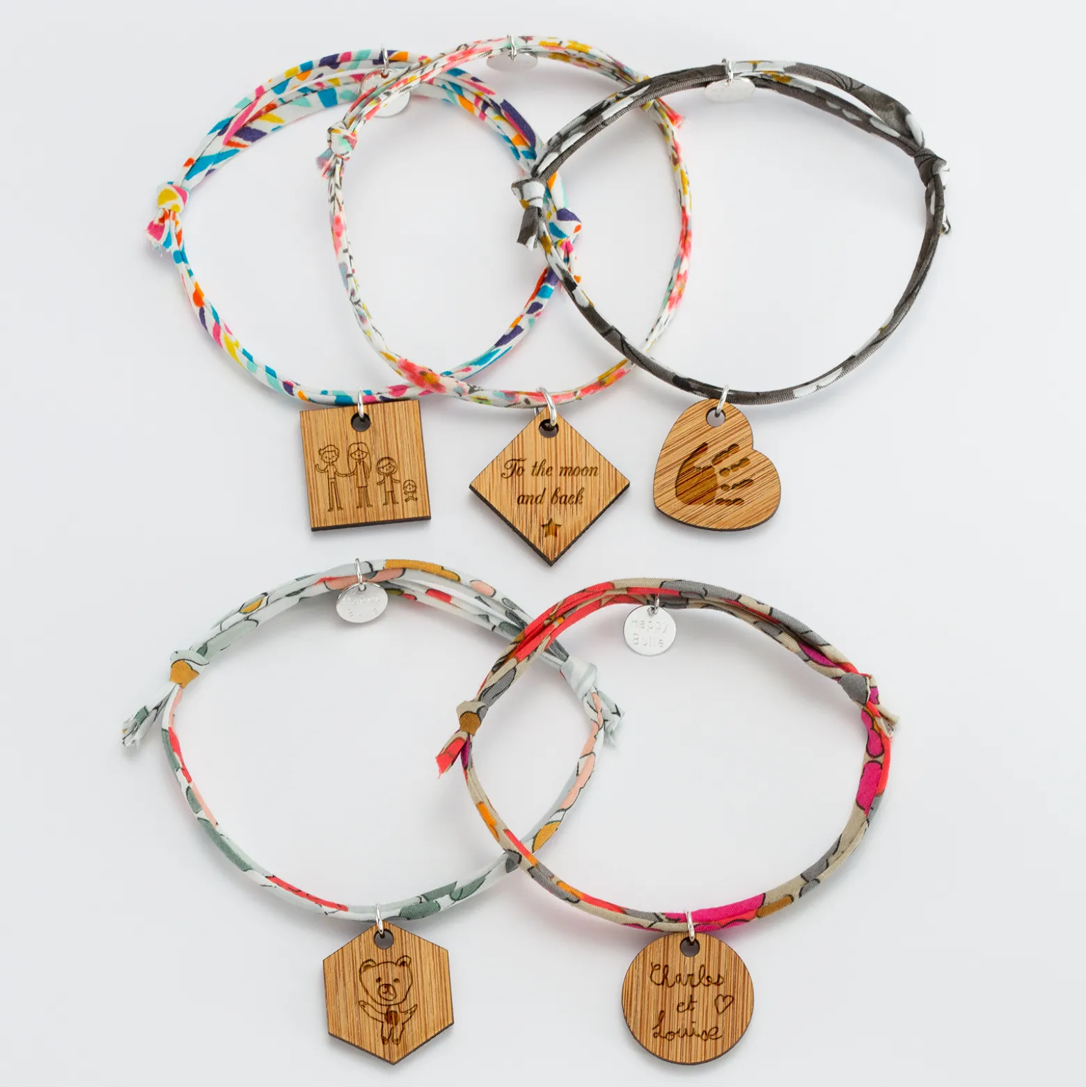 Bracelet Liberty personnalisé médaille gravée bois dormeuse ronde 20 mm