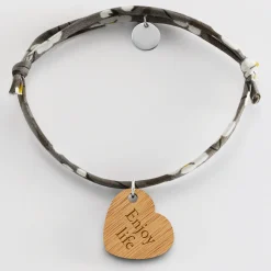 Bracelet Liberty personnalisé médaille gravée bois dormeuse coeur 19x21 mm