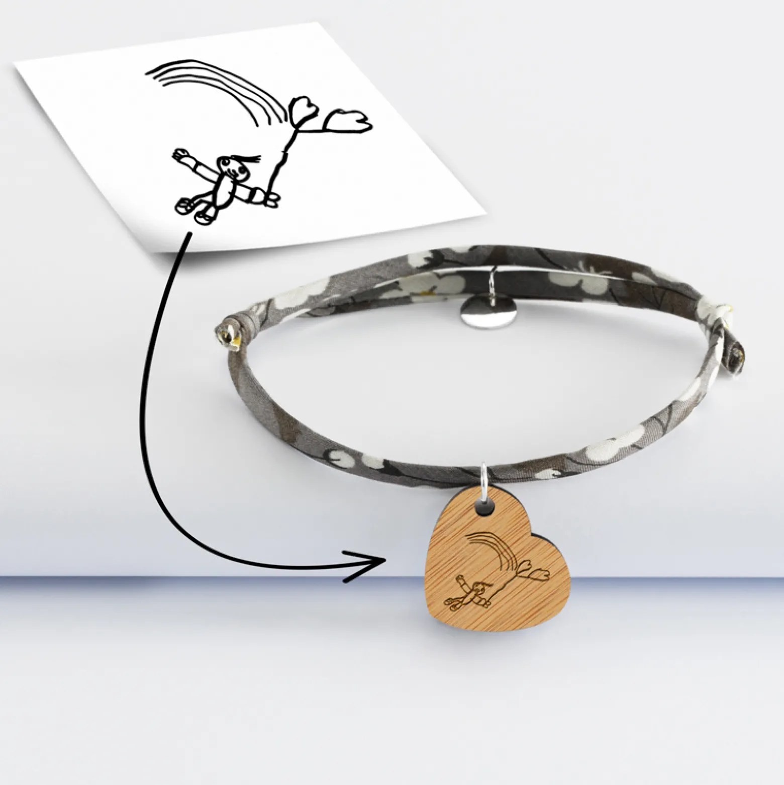 Bracelet Liberty personnalisé médaille gravée bois dormeuse coeur 19x21 mm