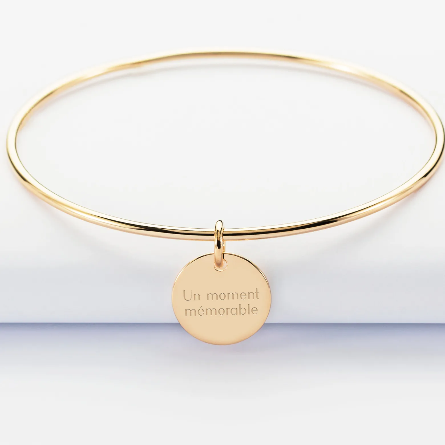 Bracelet Mariée personnalisé jonc plaqué or médaille gravée 15 mm