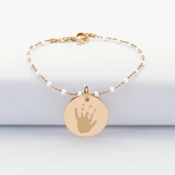 Bracelet perles colorées personnalisé médaille gravée plaqué or 19 mm