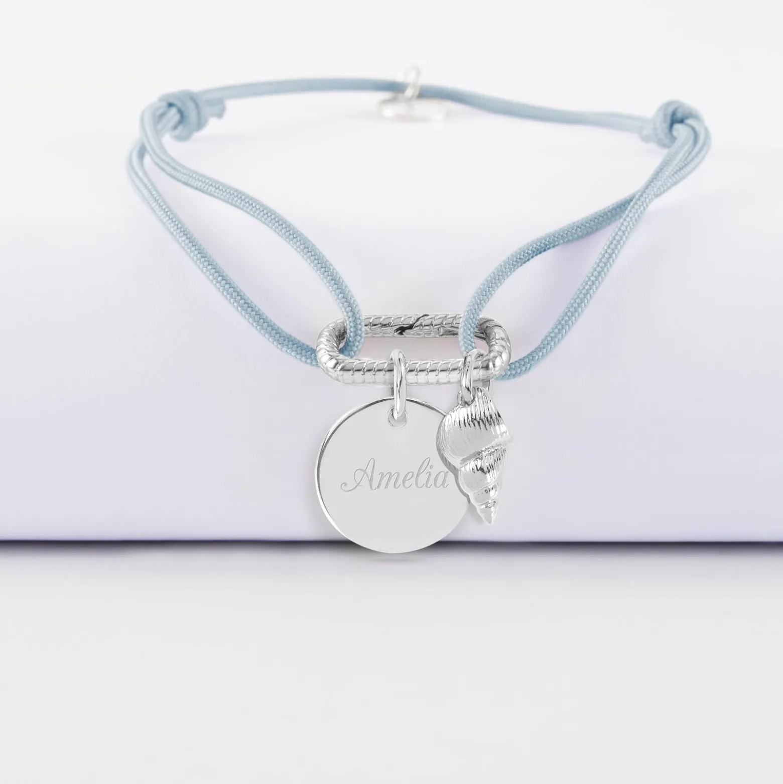 Bracelet personnalisé cordon mousqueton perle 17x11 mm médaille gravée argent 15 mm et breloque(s) summer - à composer