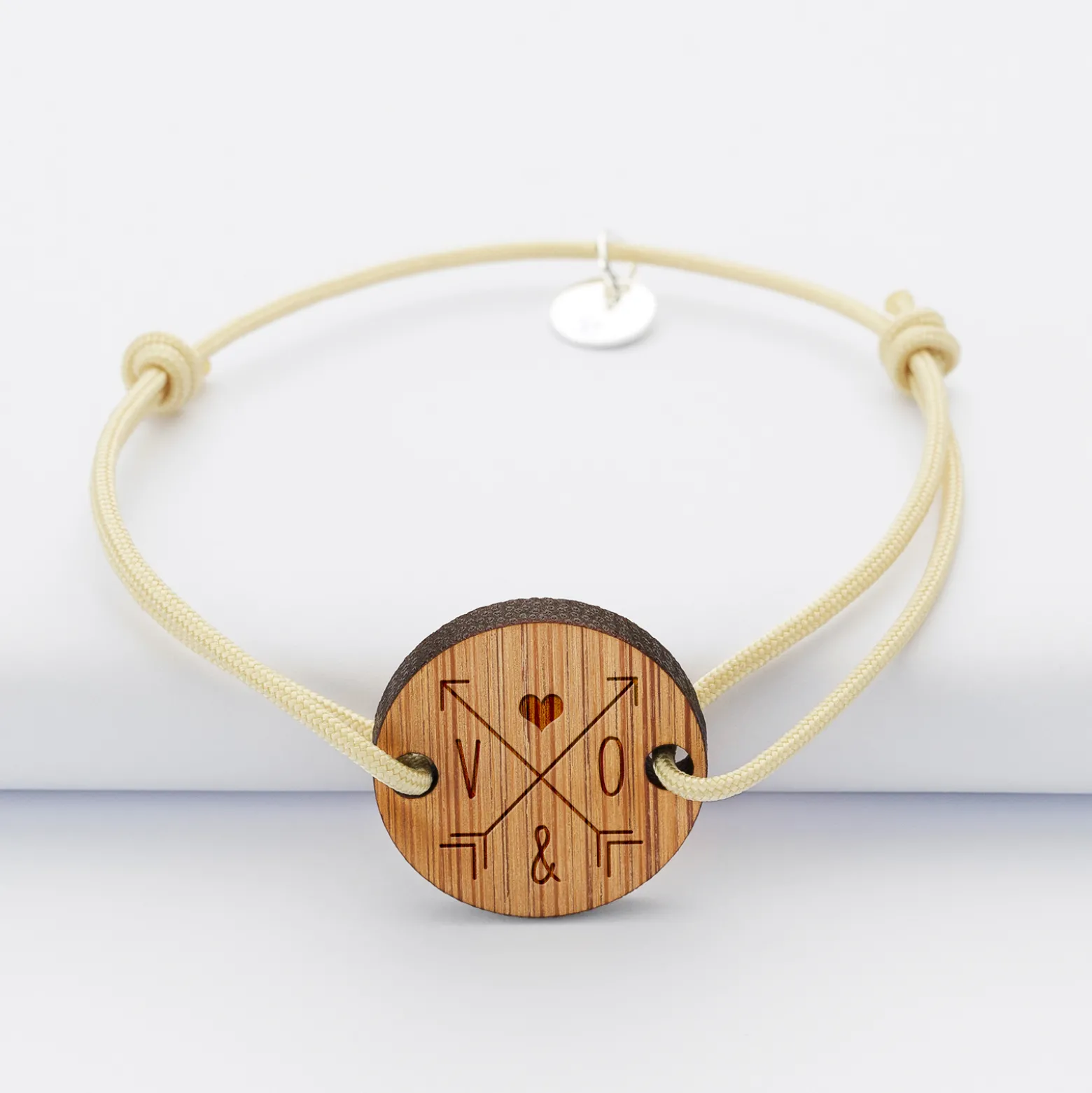 Bracelet personnalisé initiales médaille gravée bois ronde 2 trous 21 mm "pour les amoureux"