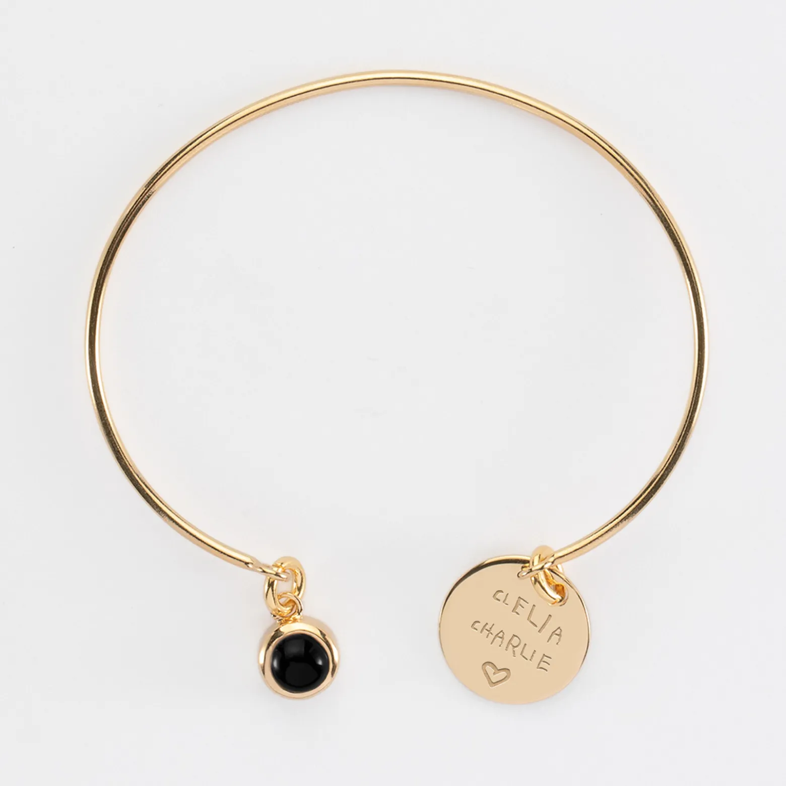 Bracelet personnalisé jonc plaqué or ouvert médaille gravée 15 mm et breloque pierre naturelle 8 mm