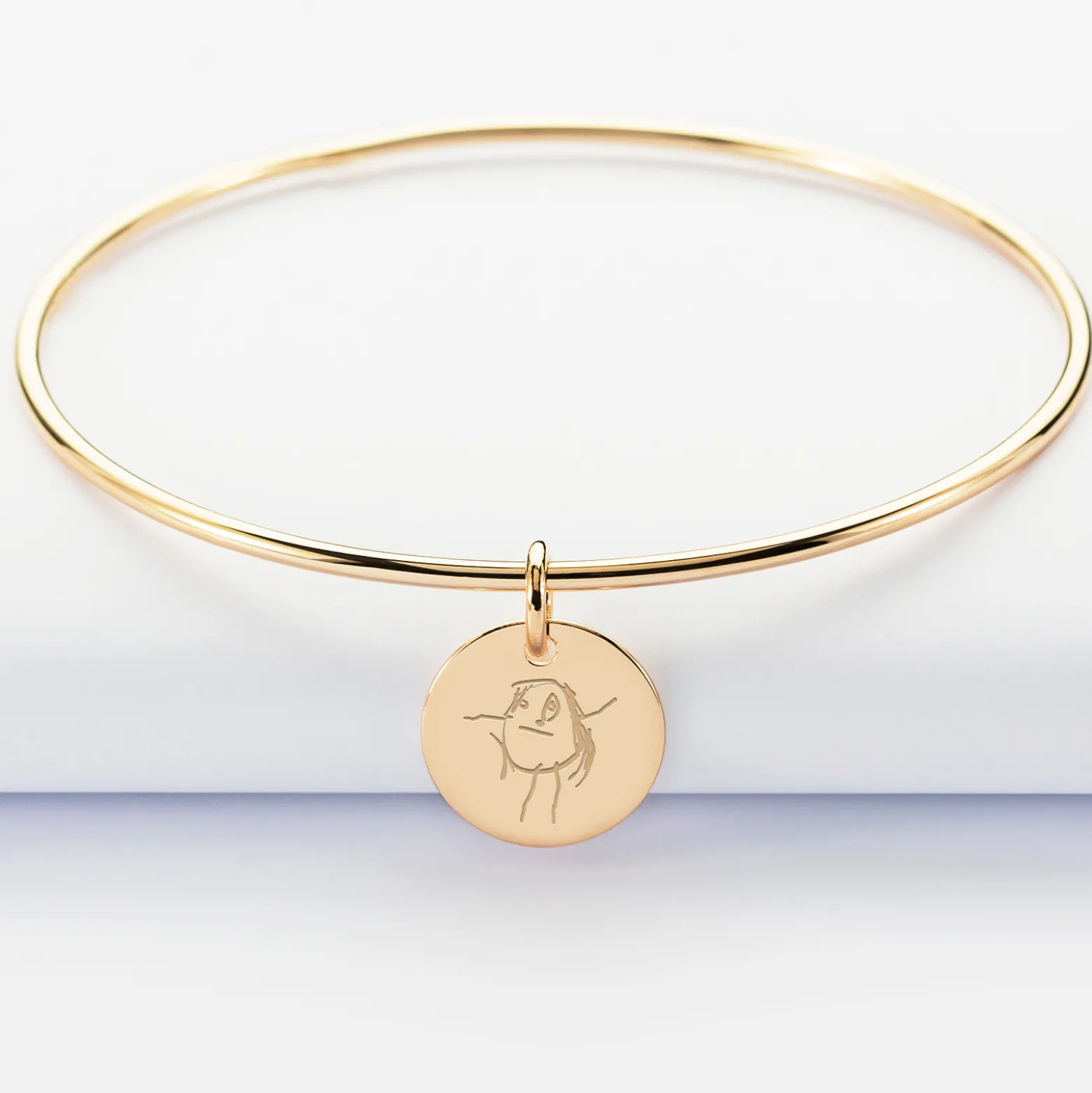 Bracelet personnalisé jonc plaqué or médaille gravée 15 mm