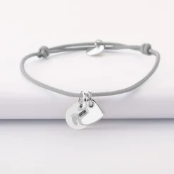 Bracelet personnalisé médaille gravée argent 10 mm et breloque coeur email blanc 10 mm