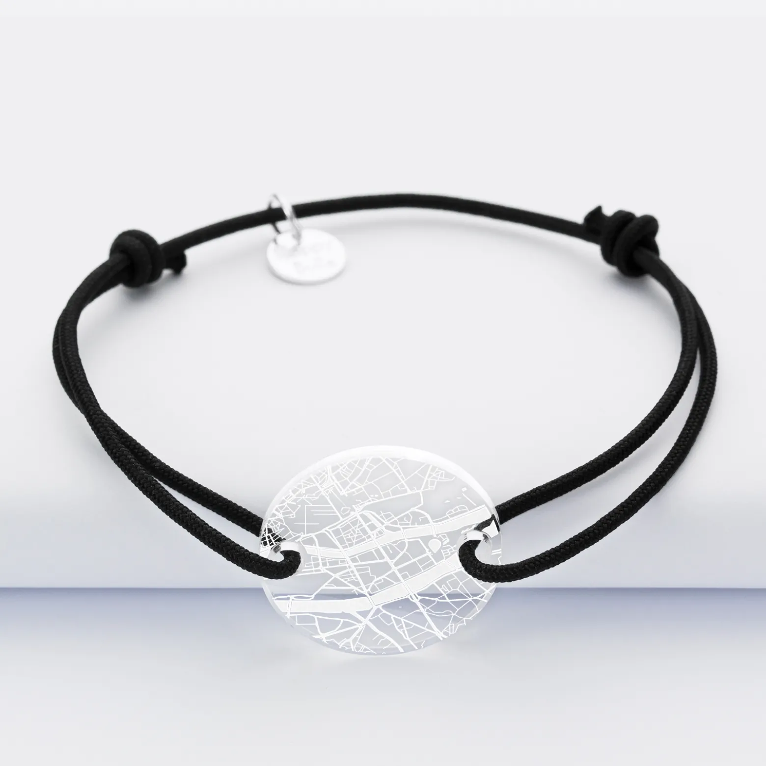 Bracelet personnalisé médaille gravée acrylique ronde 2 trous 21 mm "Géo map"