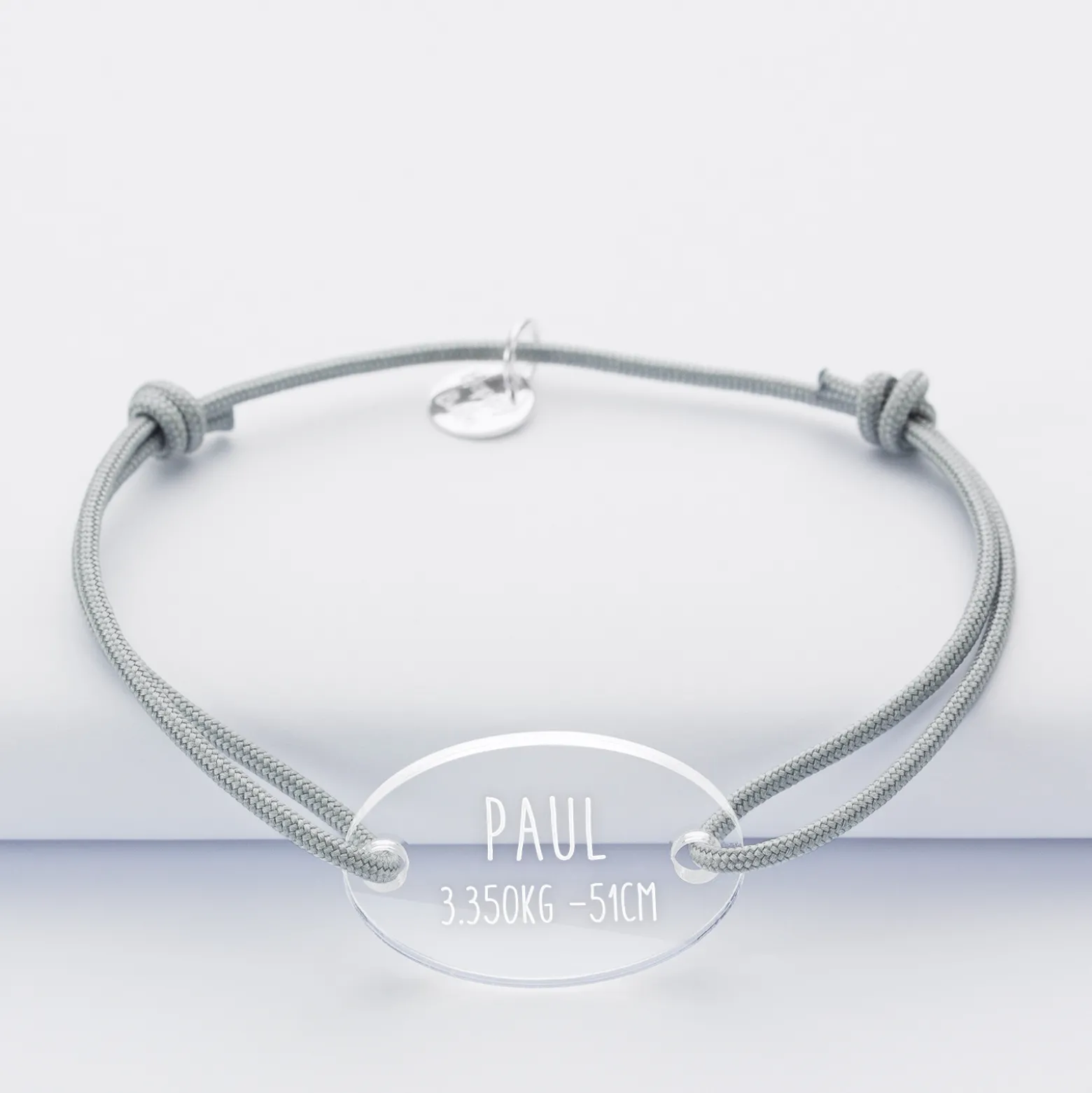 Bracelet personnalisé médaille gravée acrylique ovale 25x17 mm