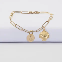 Bracelet personnalisé petites mailles médaille gravée plaqué or 10 mm et breloque(s) summer - à composer