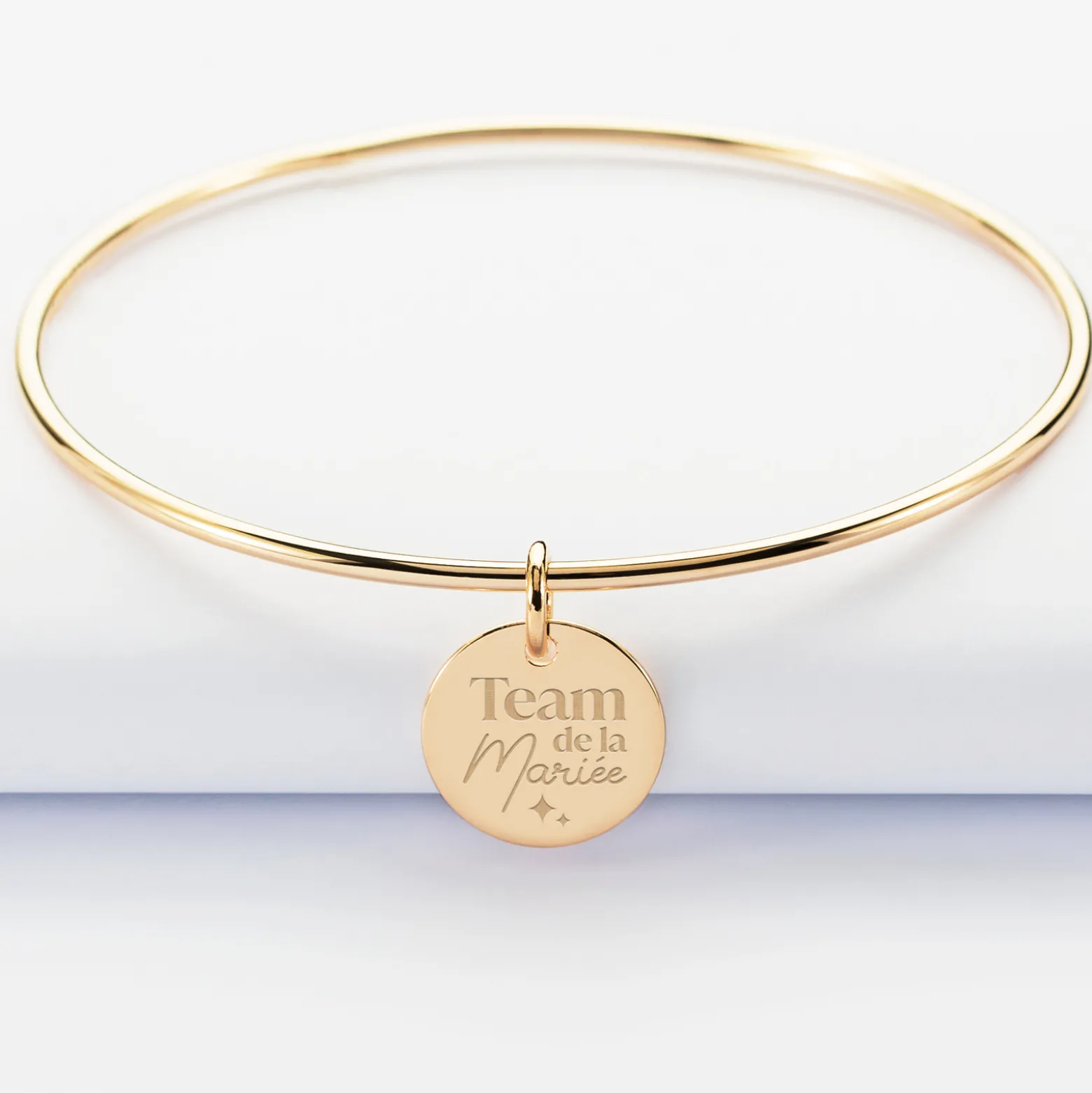Bracelet Témoin personnalisé jonc plaqué or médaille gravée 15 mm