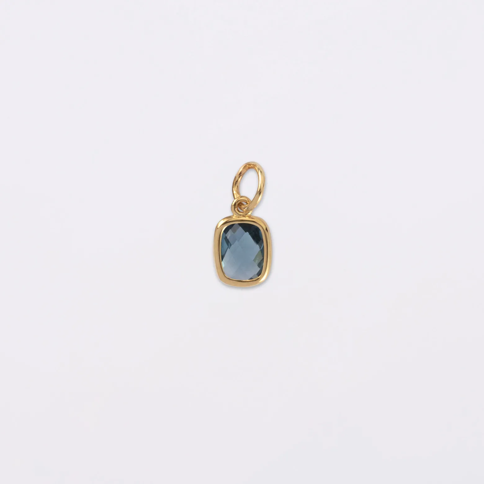 Breloque rectangle zircon plaqué or 9 mm