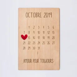 Cadre calendrier personnalisé bois gravé 15x10 cm avec support