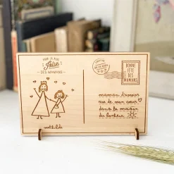 Cadre carte postale maman personnalisé bois gravé 15x10 cm avec support - édition spéciale "Bonne fête maman"