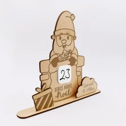 Calendrier de l'avent personnalisé compte à rebours Père Noël bois gravé