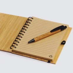 Carnet bambou Merci Maîtresse 14,5x18 cm et stylo gravé - édition limitée pré-personnalisée