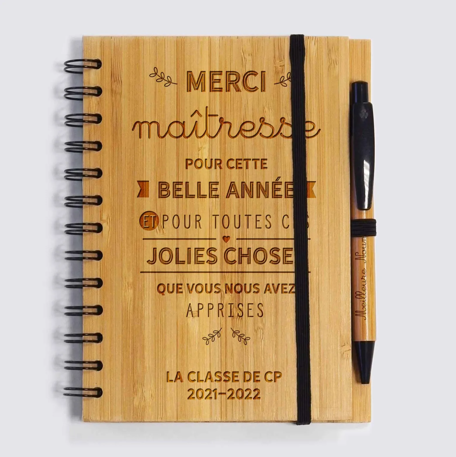 Carnet bambou personnalisé 14,5x18 cm et stylo gravé - Merci Maîtresse