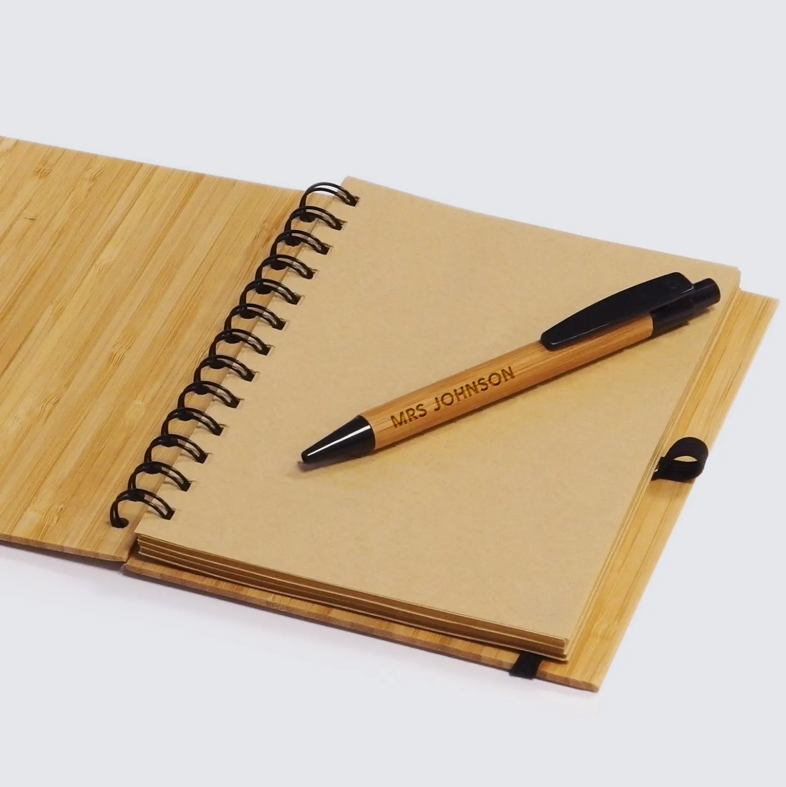 Carnet bambou personnalisé 14,5x18 cm et stylo gravé