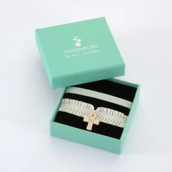 Coffret de bracelets enfant personnalisés cordons élastiques interchangeables médaille gravée plaqué or croix 15x13 mm