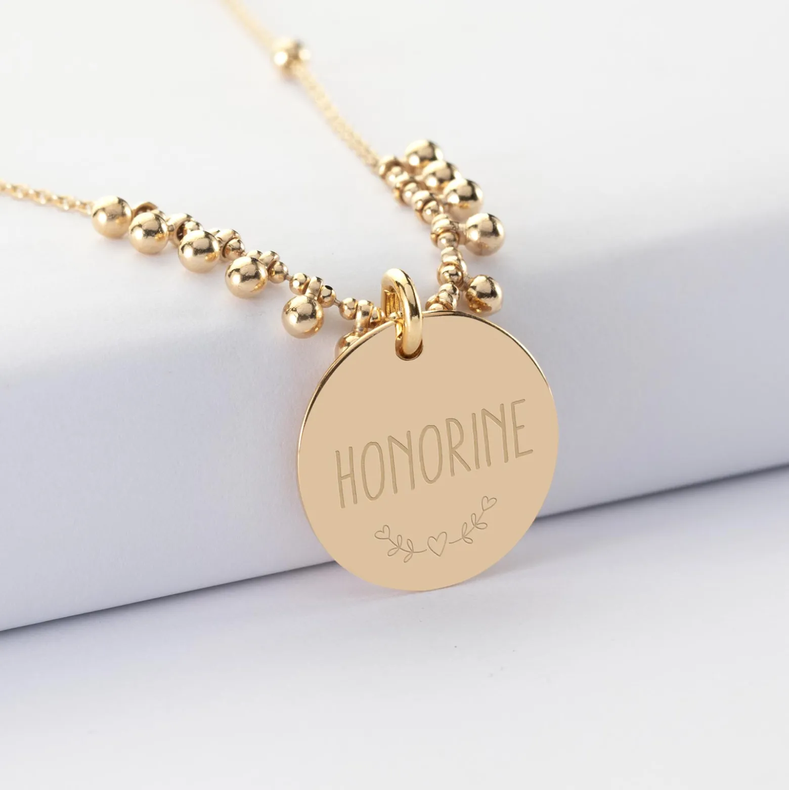 Collier chaîne boules personnalisé médaille gravée plaqué or 19 mm