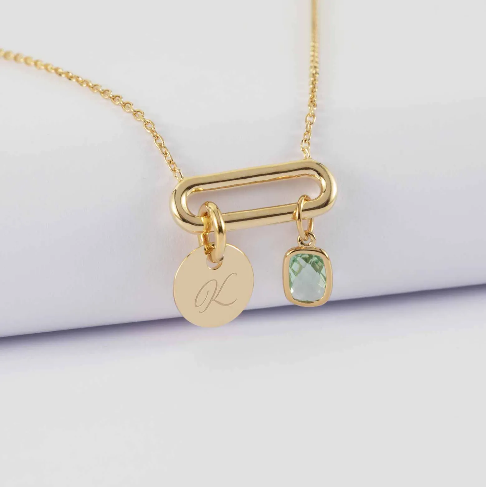 Collier chaîne ovale ouvert personnalisé médaille gravée plaqué or 10 mm et breloque rectangle zircon plaqué or 9 mm