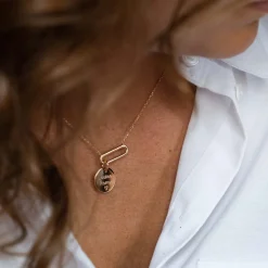 Collier chaîne ovale ouvert personnalisé médaille gravée plaqué or 15 mm