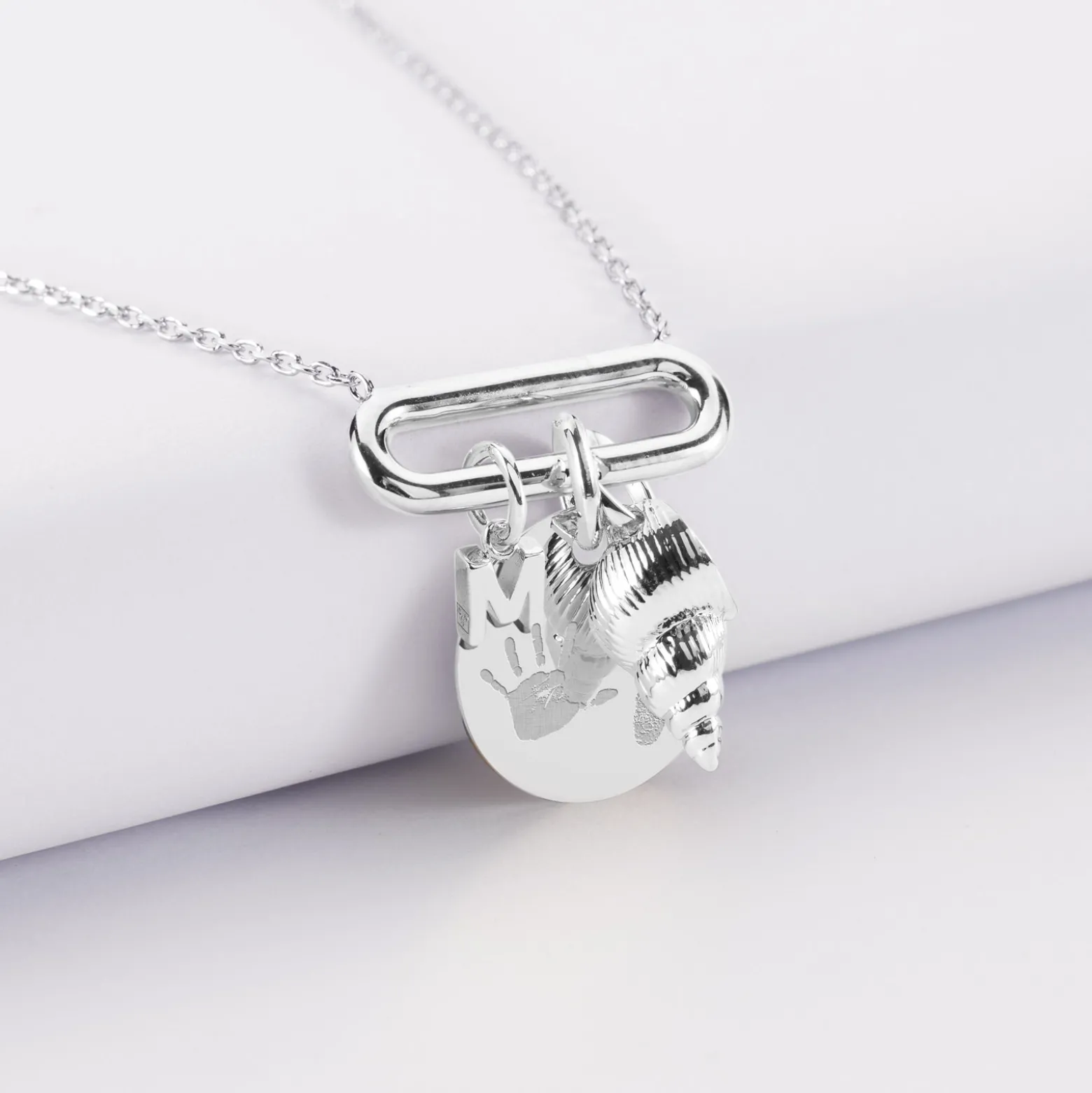 Collier chaîne ovale ouvert personnalisé médaille gravée argent 15 mm et breloque(s) summer - à composer